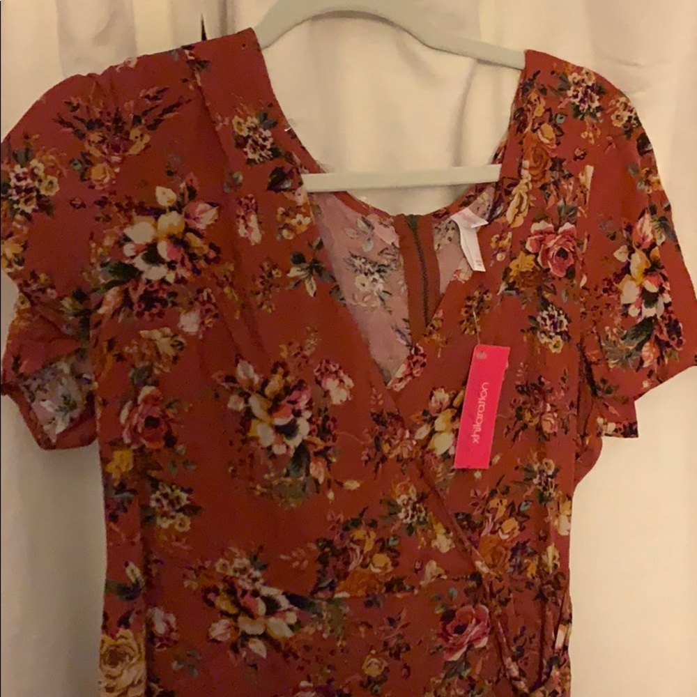 NEVER WORN TAG ON Dress - Picture 3 of 4